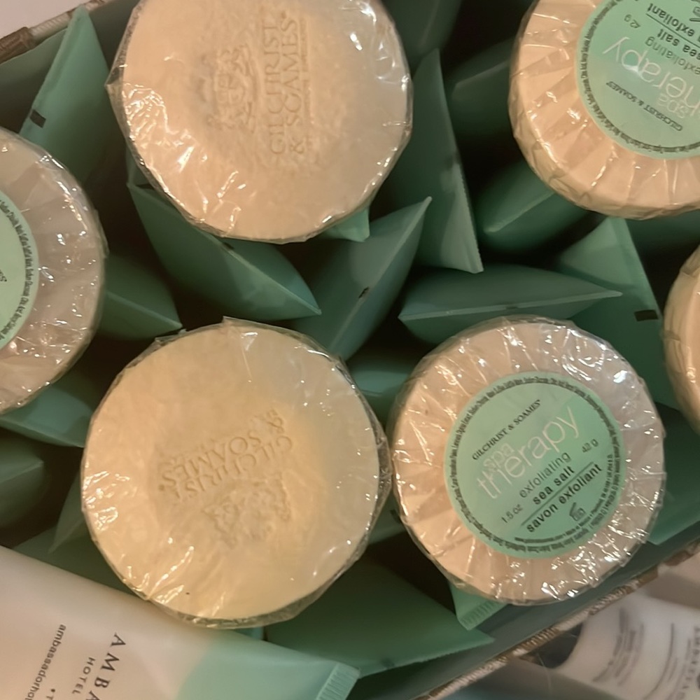 Spa guest bathroom toiletries lotions 🧴 60 variety pc w/ box - Picture 13 of 16